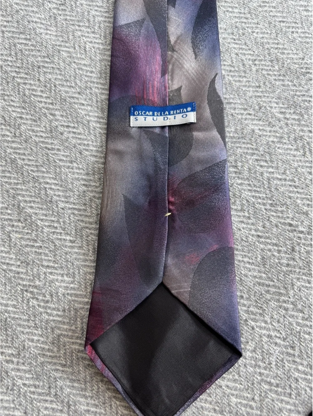 Oscar de la Renta Studio Silk Tie with Abstract Leaf Pattern